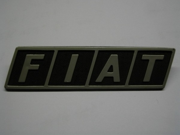 Fiat 500 R Frontemblem Schriftzug "FIAT"