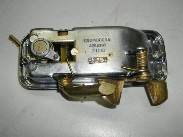 Fiat 132 Tuergriff VR OE:4290397 mit 2 Schlüsseln